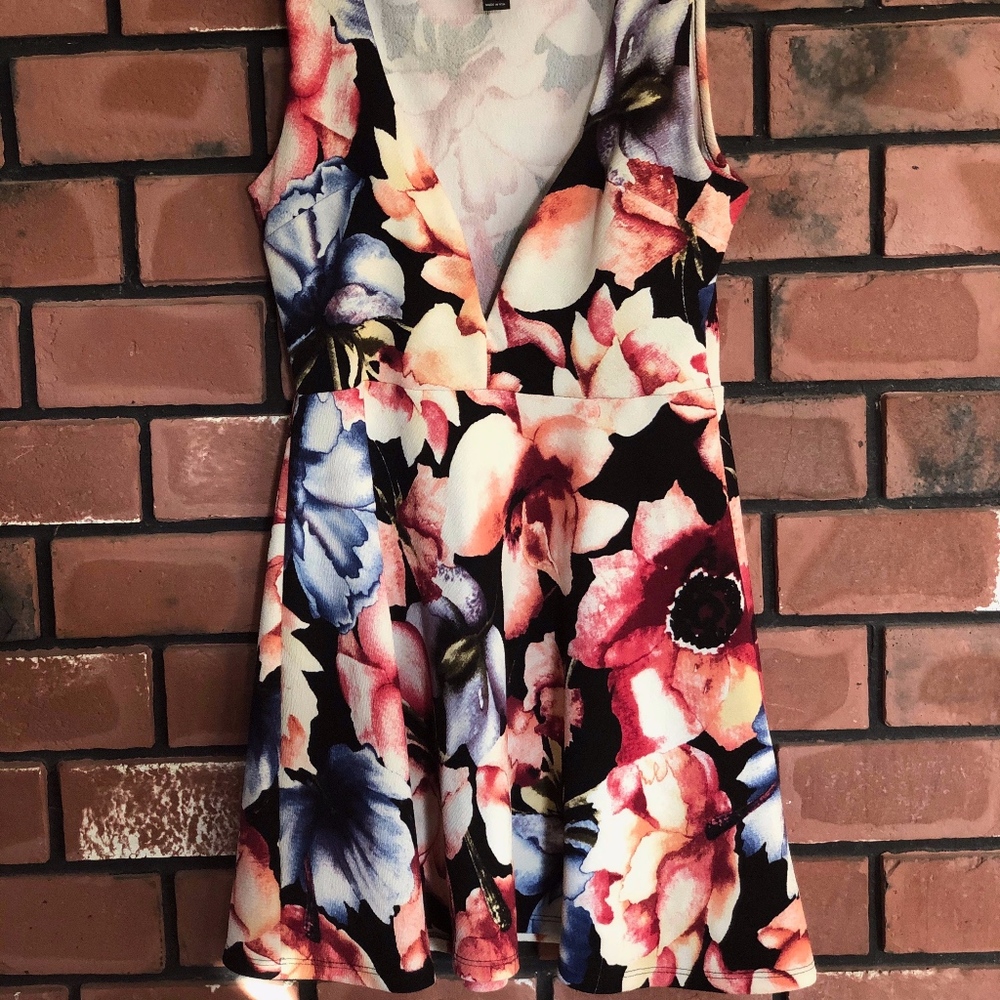 Forever 21 Women's Floral Mini Dress Medium